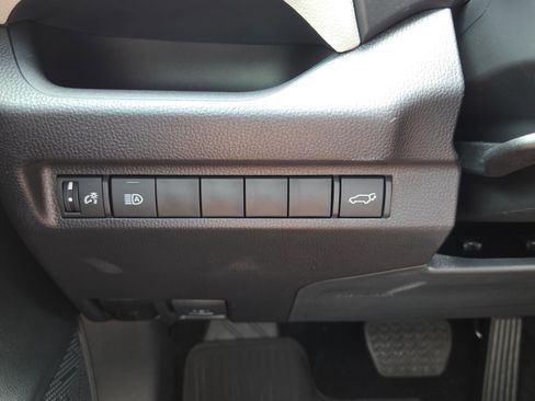 Certified 2025 Toyota RAV4 XLE w/ Convenience Package FWD image 19