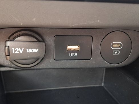 Used 2024 Hyundai Elantra SEL FWD image 30
