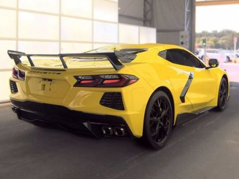 Used 2022 Chevrolet Corvette Stingray Premium Cpe w/ Z51 Performance Package RWD image 8