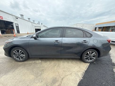 Used 2024 Kia Forte LXS w/ LXS Technology Package FWD image 8