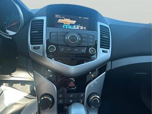 Used 2015 Chevrolet Cruze LT FWD image 15