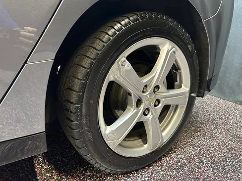 Used 2018 Chevrolet Volt LT FWD image 24