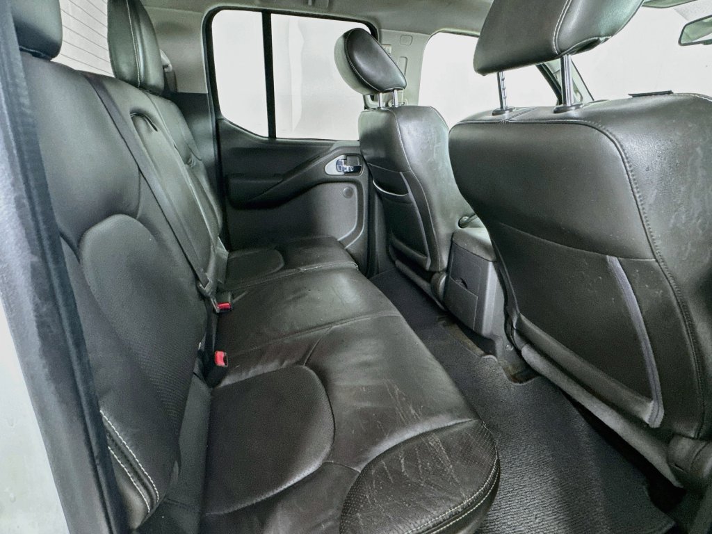 Used 2013 Nissan Frontier PRO-4X w/ Pro-4x Luxury Pkg AWD/4WD image 32
