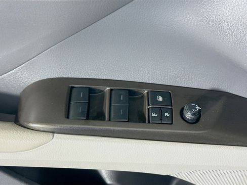 Used 2023 Toyota Camry SE FWD image 23