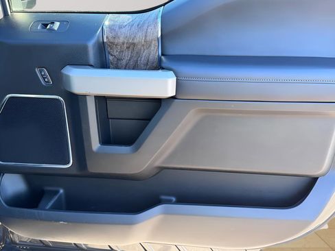 Used 2017 Ford F350 Lariat image 27