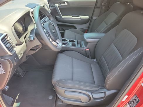 Used 2020 Kia Sportage LX FWD image 4