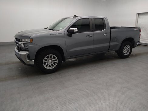 Used 2020 Chevrolet Silverado 1500 LT AWD/4WD image 2