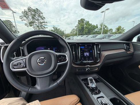 Used 2022 Volvo XC60 B6 Inscription w/ Advanced Package AWD/4WD image 13