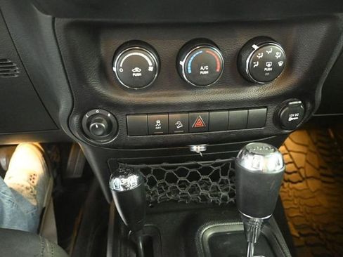 Used 2015 Jeep Wrangler Unlimited Sport w/ Quick Order Package 24S AWD/4WD image 16