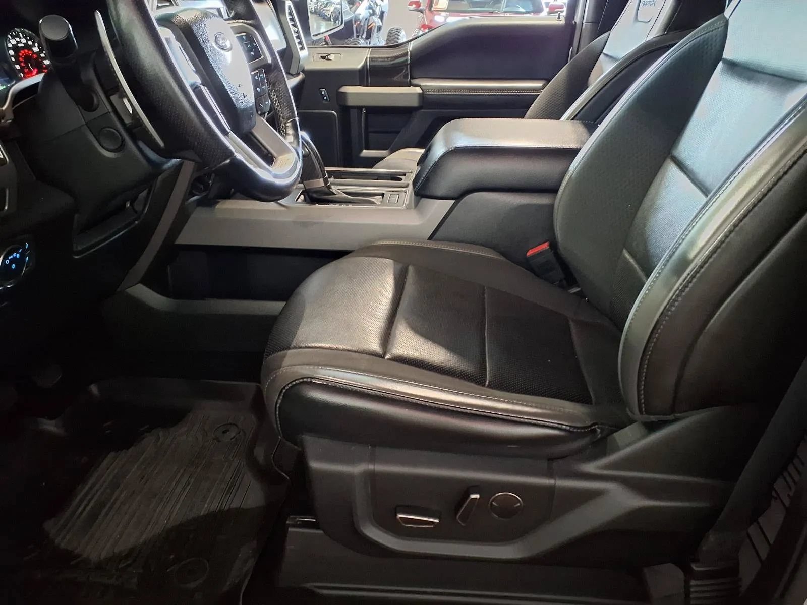 Used 2019 Ford F150 Raptor w/ Equipment Group 802A Luxury AWD/4WD image 15