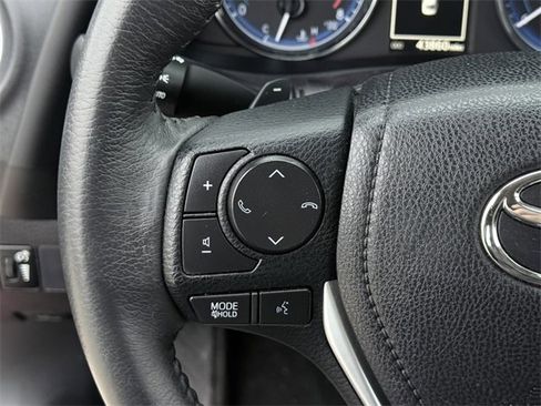 Used 2017 Toyota Corolla XSE image 35