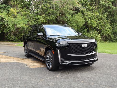 Used 2024 Cadillac Escalade ESV Sport AWD/4WD image 9