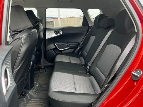 Used 2024 Kia Soul LX w/ Option Group 015 image 16