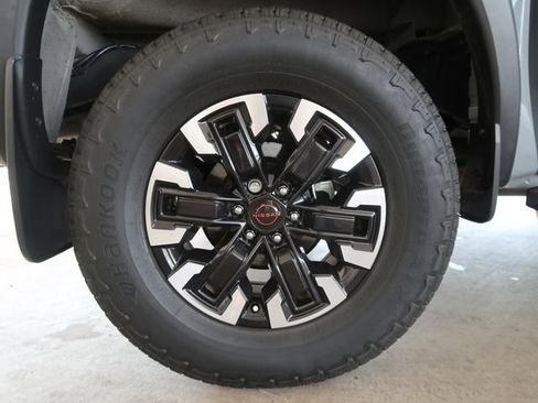 Used 2023 Nissan Frontier PRO-4X w/ Pro Convenience Package AWD/4WD image 40