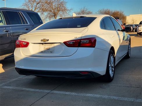 Used 2017 Chevrolet Malibu LT image 4