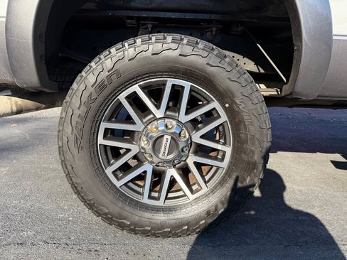 Used 2012 Ford F250 Lariat w/ Lariat Interior Pkg image 58