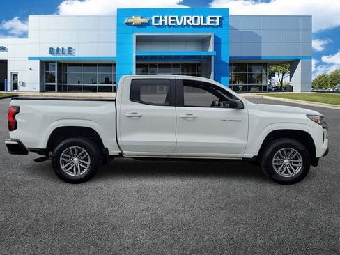 Used 2024 Chevrolet Colorado LT w/ LT Convenience Package image 2