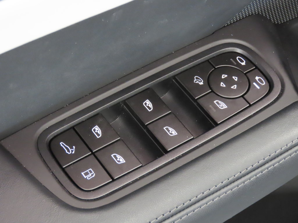 Certified 2026 Porsche Cayenne E-Hybrid AWD/4WD image 38