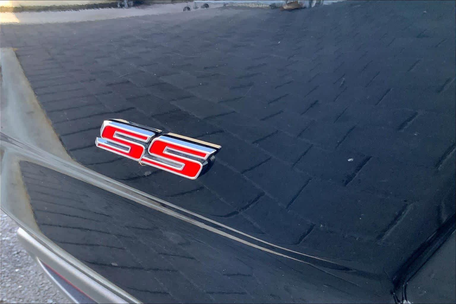 Used 2021 Chevrolet Camaro SS RWD image 10