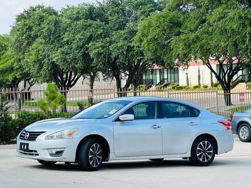 Used 2013 Nissan Altima 2.5 S FWD image 4