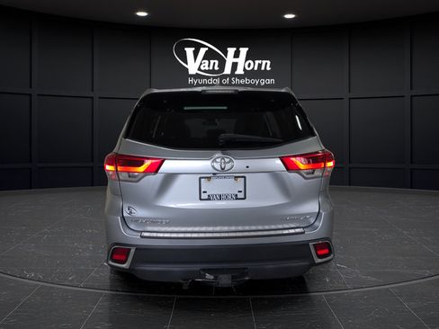 Used 2018 Toyota Highlander Limited Platinum AWD/4WD image 6