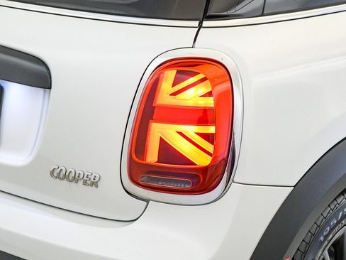 Certified 2024 MINI Cooper 2-Door Hardtop FWD image 12
