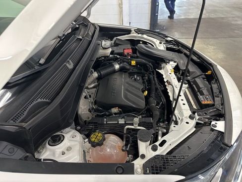 Used 2020 Buick Encore GX Essence FWD image 36