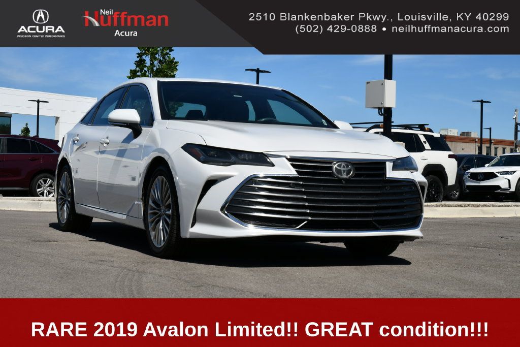 Used 2019 Toyota Avalon Limited w/ Advanced Safety Package FWD image 1