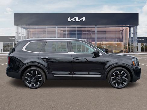 Certified 2025 Kia Telluride SX Prestige AWD/4WD image 3