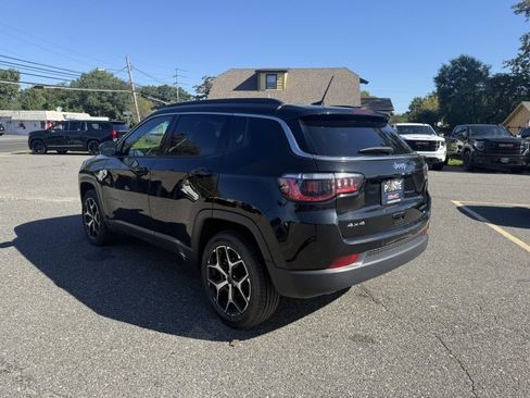 Used 2025 Jeep Compass Limited AWD/4WD image 5