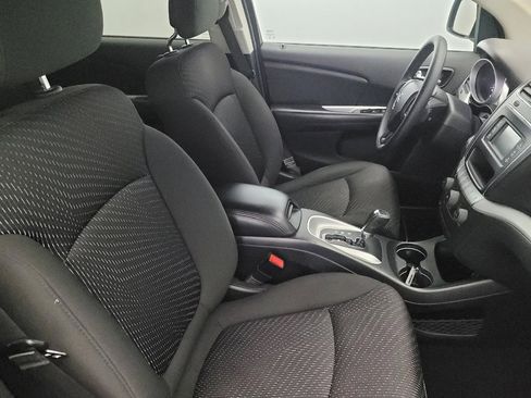 Used 2018 Dodge Journey SE image 21