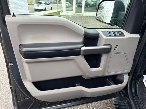 Used 2020 Ford F150 XLT image 10