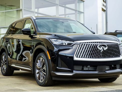 Certified 2026 INFINITI QX60 Luxe w/ Family Package AWD/4WD image 4