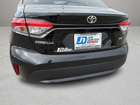 Used 2022 Toyota Corolla LE FWD image 29