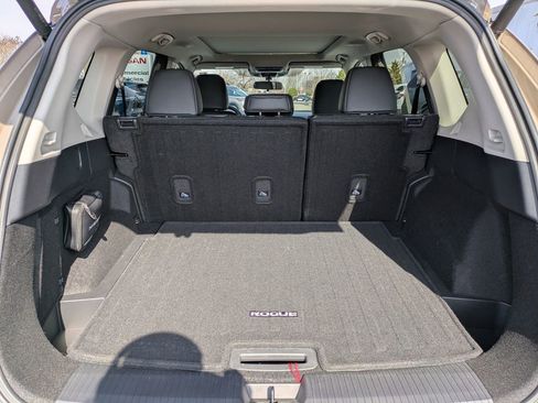 Certified 2025 Nissan Rogue SV w/ SV Premium Package image 26