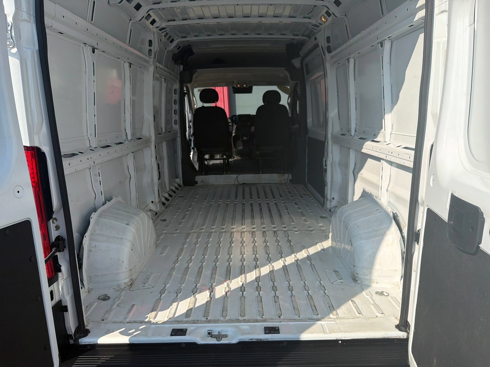 Used 2024 RAM ProMaster 2500 w/ Cold Weather Group FWD image 25