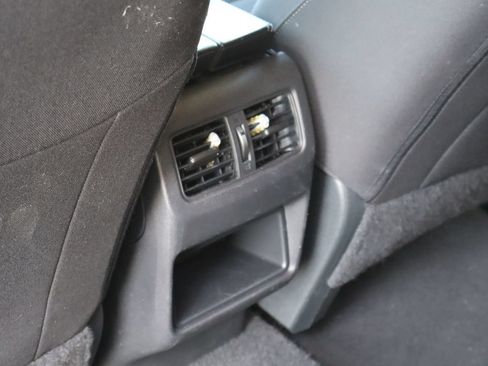 Used 2023 Nissan Rogue S AWD/4WD image 18