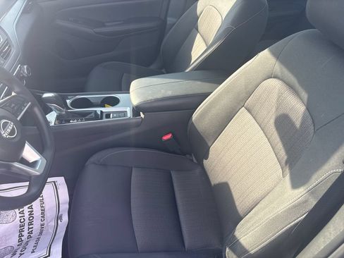 Used 2024 Nissan Altima 2.5 SV AWD/4WD image 12