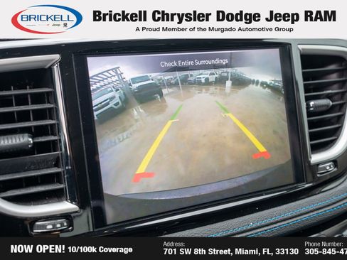 Used 2021 Chrysler Pacifica Touring image 29