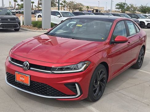 Used 2025 Volkswagen Jetta SE image 5