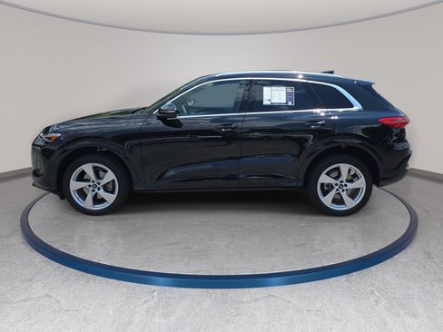 Used 2025 Audi Q5 Premium Plus w/ Premium Plus AWD/4WD image 8
