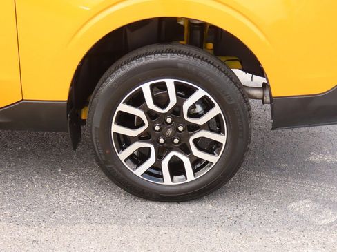 Used 2022 Ford Maverick Lariat w/ Lariat Luxury Package image 17