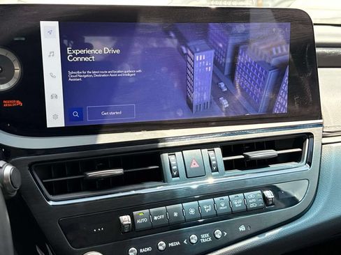 Used 2025 Lexus ES 350 w/ Premium Package FWD image 11