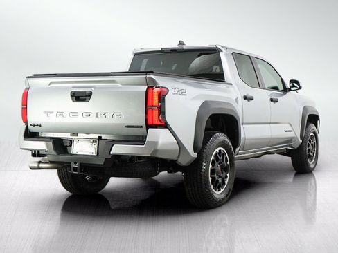 Used 2026 Toyota Tacoma TRD Off-Road AWD/4WD image 5