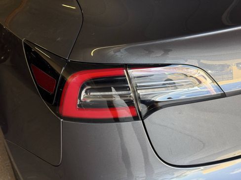 Used 2018 Tesla Model 3 Long Range RWD image 35