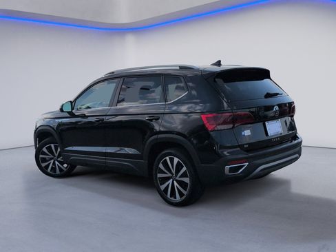 Used 2024 Volkswagen Taos SE FWD image 9