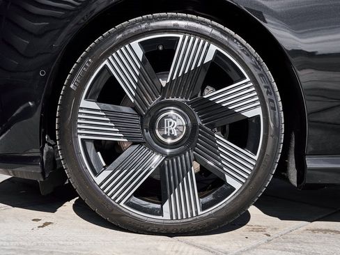 Used 2025 Rolls-Royce Spectre w/ Leather Finishing Pack image 3