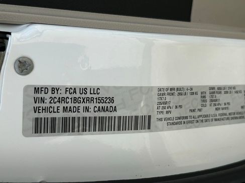 Used 2024 Chrysler Pacifica Touring-L image 47