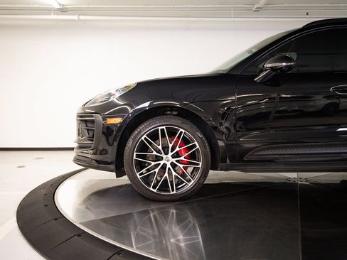 Used 2023 Porsche Macan S AWD/4WD image 11