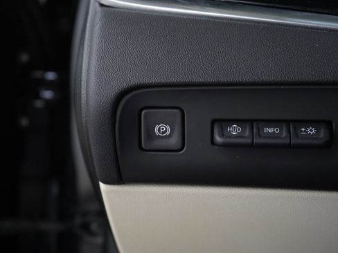 Used 2024 Buick Enclave Avenir image 29